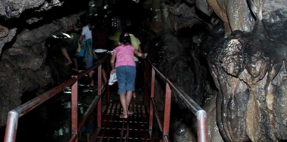 mawsmai cave tour